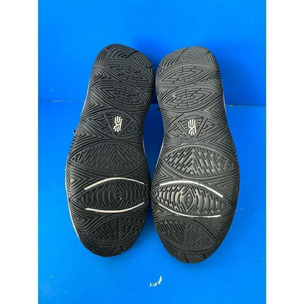 Nike Boys Kyrie 5 AQ2456-007 Black Basketball Shoes Sneakers Size 7Y